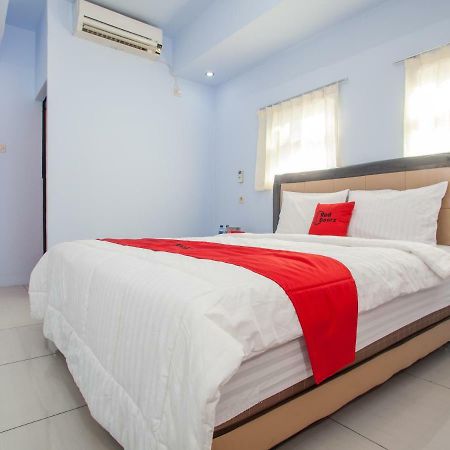 فندق Reddoorz Near Banyuwangi Kota Train Station المظهر الخارجي الصورة