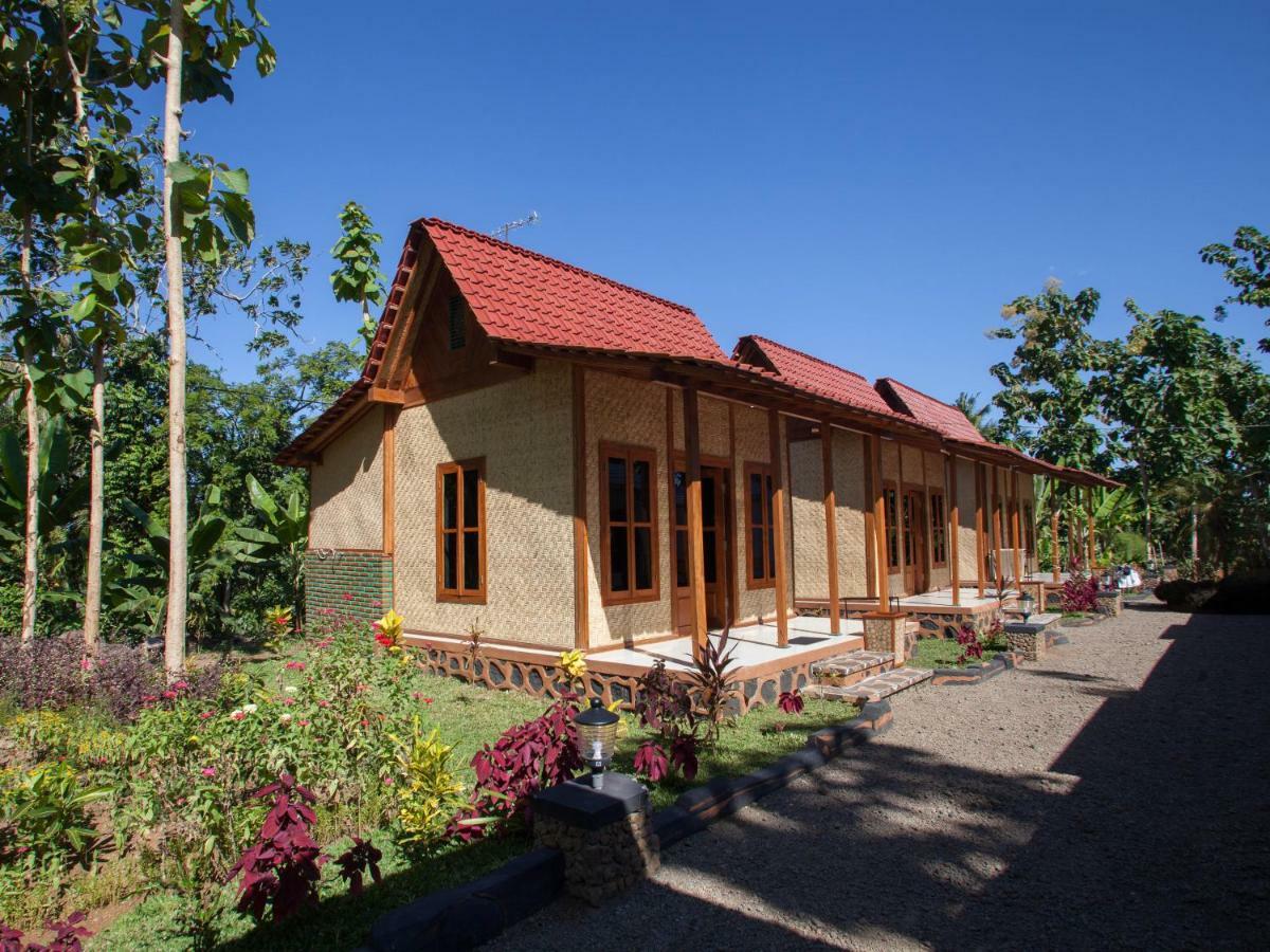 فندق Reddoorz Near Banyuwangi Kota Train Station المظهر الخارجي الصورة
