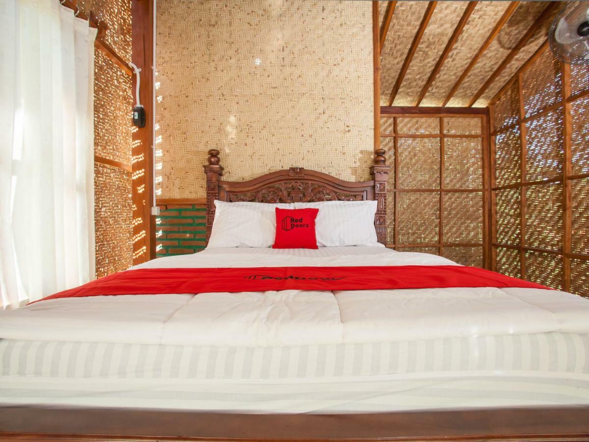 فندق Reddoorz Near Banyuwangi Kota Train Station المظهر الخارجي الصورة