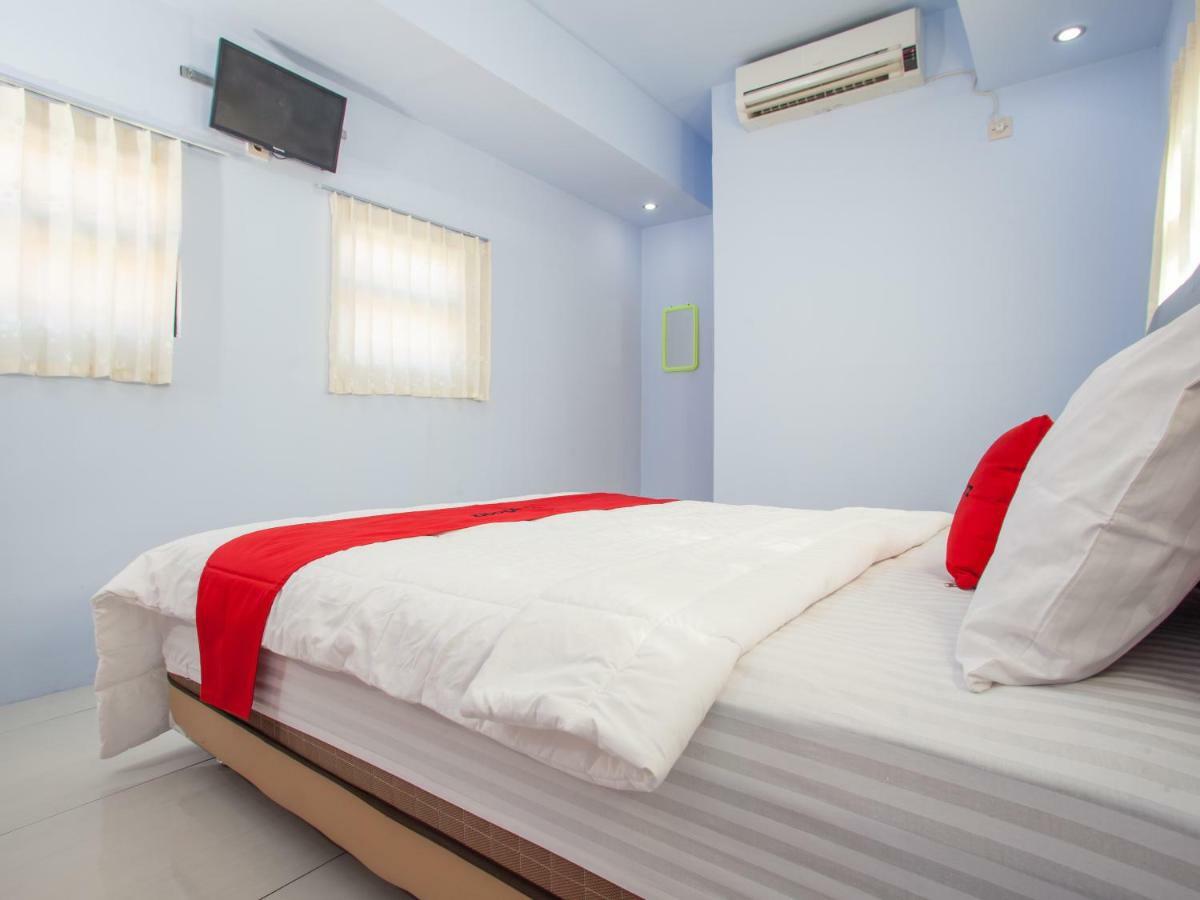 فندق Reddoorz Near Banyuwangi Kota Train Station المظهر الخارجي الصورة
