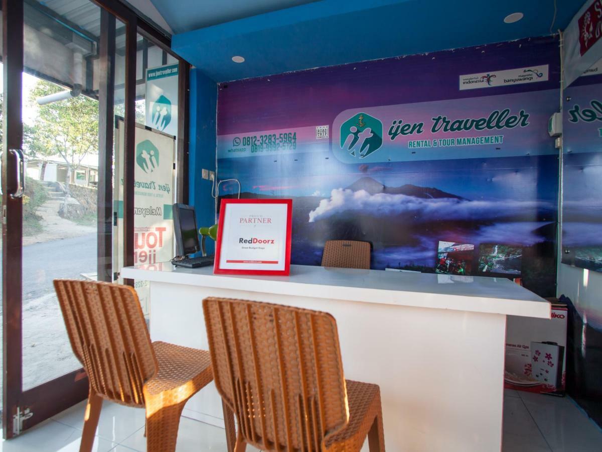 فندق Reddoorz Near Banyuwangi Kota Train Station المظهر الخارجي الصورة